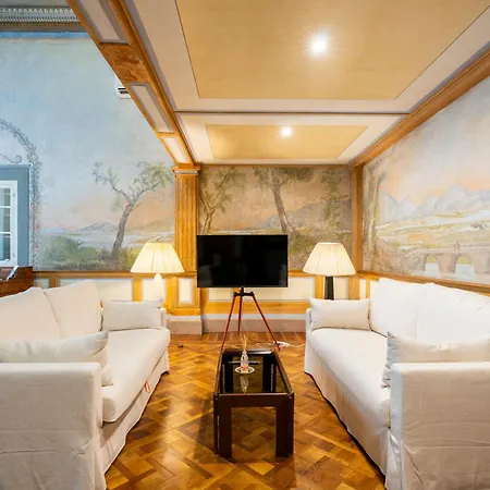Giraldi 10 Apartment